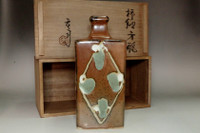 sale: Hamada Shoji (1894-1978) Vintage mashiko ware flower vase 