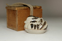 sale: Nonomura Ninsei (1648-1690) Antique pottery incense case