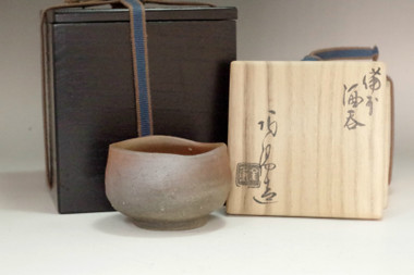 sale: Kaneshige Toyo (1896–1967) bizen pottery sake cup