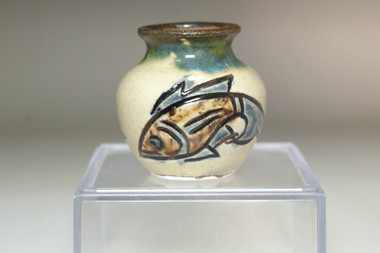 sale: Kinjo Jiro (1912-2004) Vintage small Japanese pottery pot