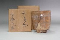 sale: Sakata Deika 13th (1915-2010) Vintage hagi pottery teabowl 