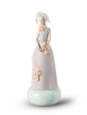 Haute Allure Exclusive Model Woman Figurine. Limited Edition 01009359