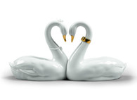 Endless Love Swans Figurine. Golden Luster 01009304