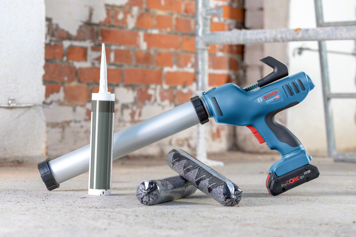 Bosch GCG 18V-600 Cordless Caulking Gun (06019C4001)
