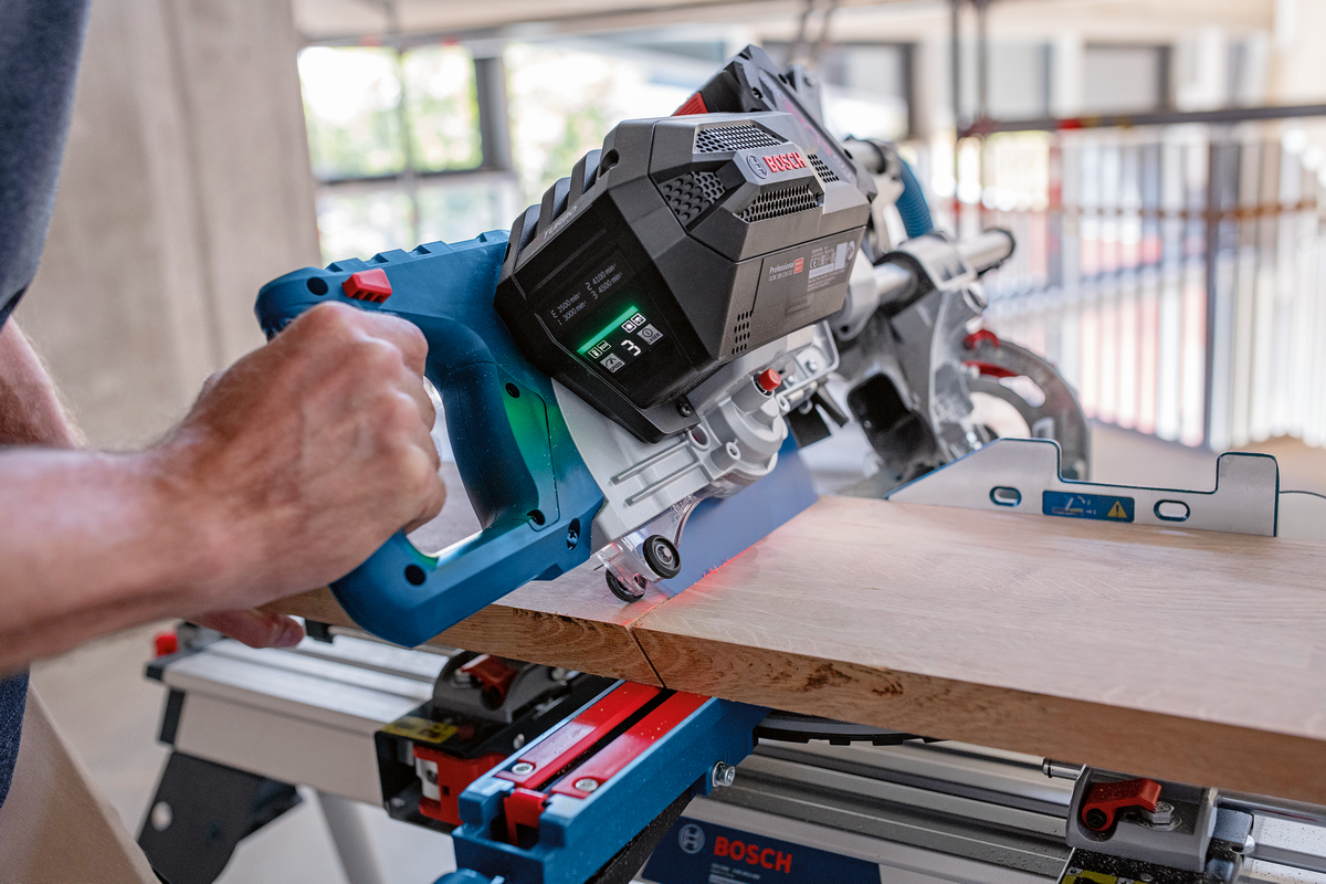 Bosch GCM 18V-216 DC Cordless Mitre Saw (Body Only) (0601B47000)