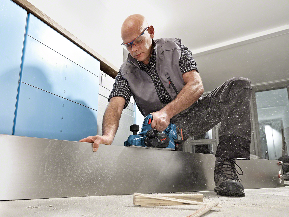 Bosch GHO 18 V LI 18V Cordless Planer 2 x 5Ah 06015A0373