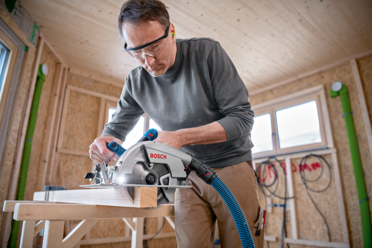 Bosch GKS18V-70 L 190mm Cordless Circular Saw (Body Only) (06016B9000)