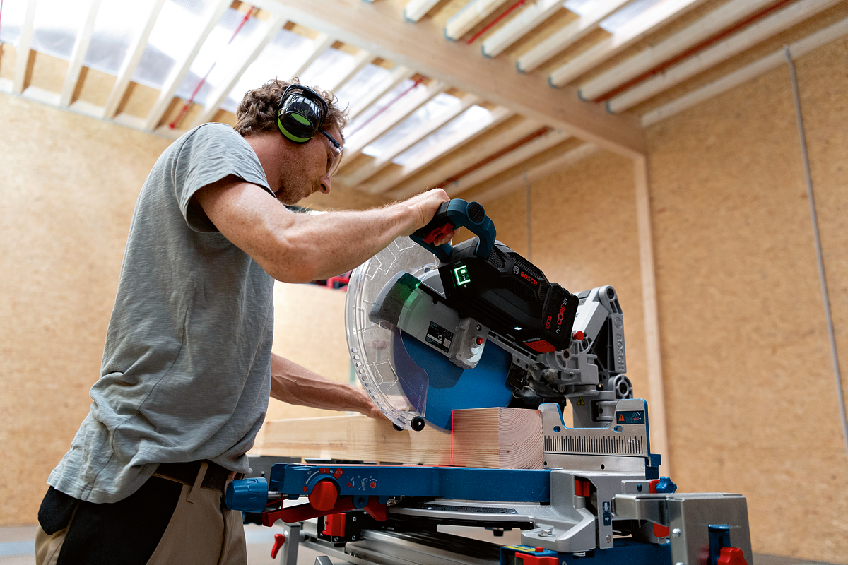 Bosch GCM 18V-305 GDC Cordless Mitre Saw (Body Only) (0601B43000)