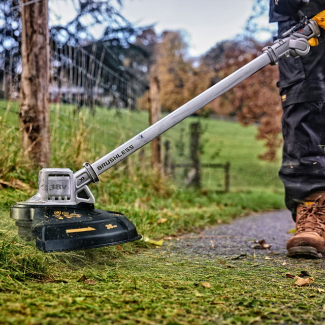 DeWalt DCMST56N 18V XR Brushless String Trimmer (Body Only) (DCMST561N)