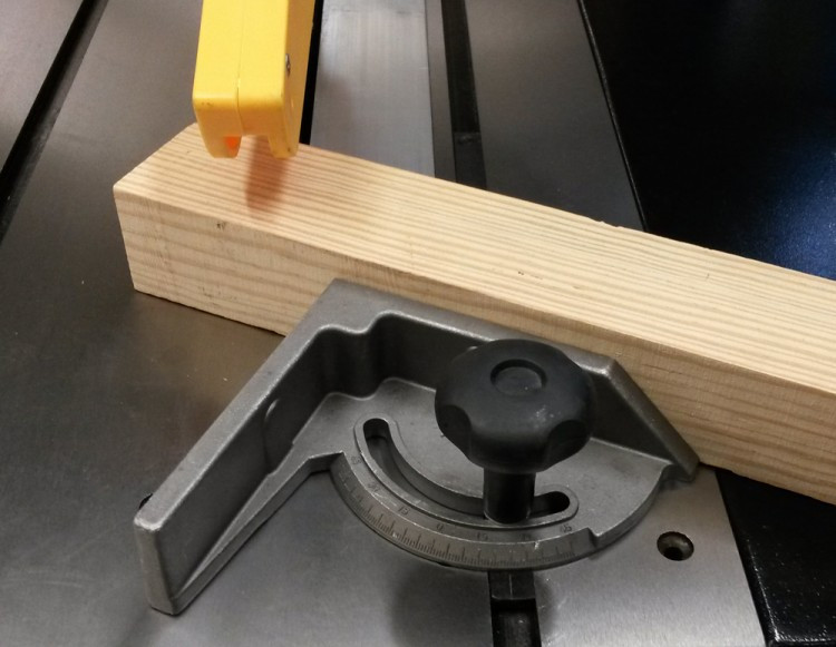 Dewalt cast store iron table saw