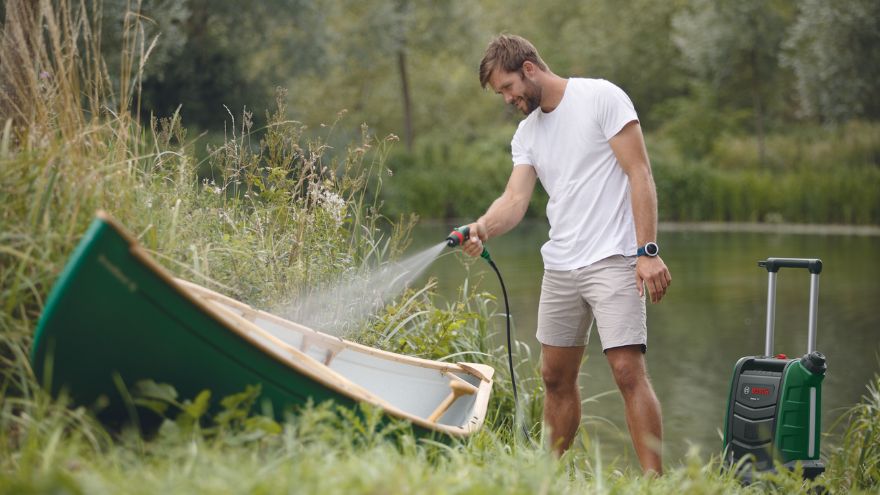 Bosch Fontus 18V Cordless Outdoor Cleaner