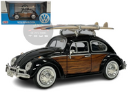 1968 VOLKSWAGEN BEETLE BUG WITH SURFBOARD BLACK WITH WOOD 1/24 SCALE DIECAST CAR MODEL BY MOTOR MAX 79591