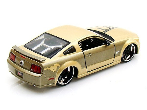 2006 FORD MUSTANG GT YELLOW #1 1:24 DIECAST MODEL CAR BY MAISTO 31324 
