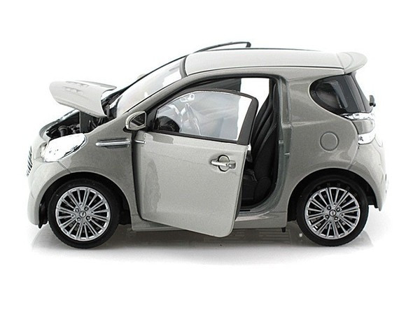 Aston Martin Cygnet Silver 1/24 Diecast Model Car by WELLY 24028 for sale online
