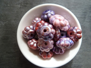  Acrylic Flower Patterned Beads 20mm
