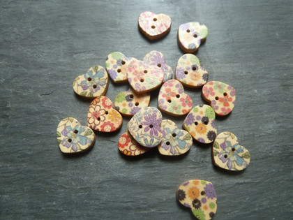 Wooden Heart Buttons Flower Pattern 18mm