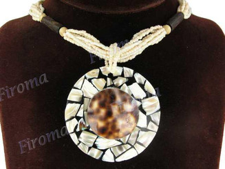 Glass Seed Beads Mother Of Pearl Tiger Cowry Shell 17 1/2" Beige Necklace