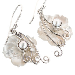 7/8" Mother Of Pearl Shell Flower Pearl 925 Silver Earrings
