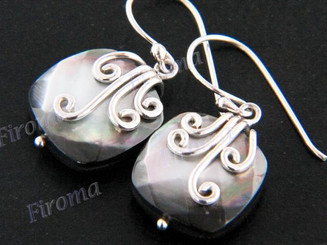 9/16" 925 Silver Mother Of Pearl Shell Black French Wires Earrings