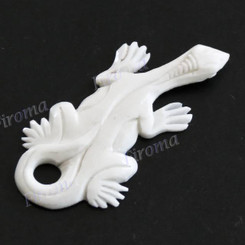 Cabochon Buffalo Bone Undrilled Gecko 1 3/4"(45mm) 2gr(10cts)