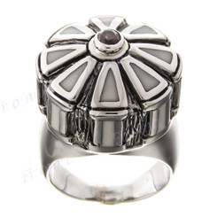 7/8" 925 Silver Red Garnet Face us 7.5 Ring