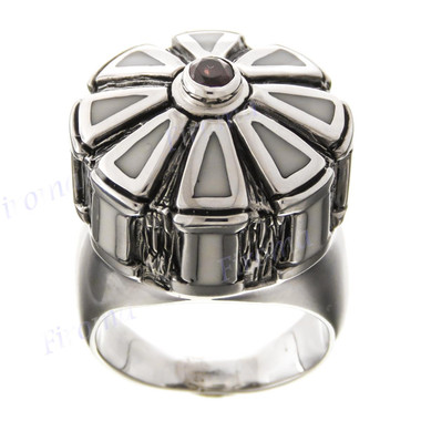 7/8" 925 Silver Red Garnet Face us 7.5 Ring