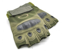 Fingerless Gloves with knuckle protection in Green
