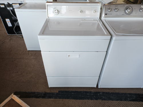 KENMORE HEAVY DUTY LARGE CAPACITY 60 SERIES ELECTRIC DRYER 3 CYCLE 1 TIMED 1 AUTO AIR DRY SETTING 3 TEMPERATURE TOP FILTER PULL DOWN HAMPER DOOR WHITE LOCATED IN OUR PORTLAND OREGON APPLIANCE STORE SKU 18500