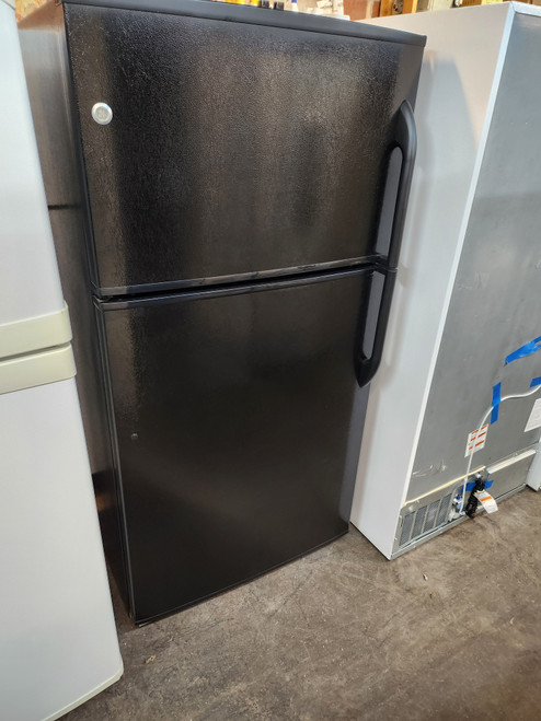 GE 21 cu. ft. Top Freezer Refrigerator with 4 Spill Resistant Glass Shelves, Gallon Door Storage, Illuminated Temperature Controls and Optional Ice Maker: BLACK LOCATED IN OUR PORTLAND OREGON APPLIANCE STORE SKU 18740