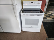 GE 30 INCH FREE STANDING ELECTRIC RANGE COIL BURNERS 2 LARGE 2 SMALL HI LO BROIL SETTING MANUAL CLEAN OVEN WHITE LOCATED IN OUR PORTLAND OREGON APPLIANCE STORE SKU 19096