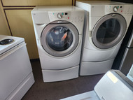 WHIRLPOOL DUET FRONT LOAD SET WASHER 5 CYCLE WITH SOAK OPTION 3 SPEED DRYER 5 AUTO DRY AND 3 TIMED SETTING 4 HEAT SETTINGS AND AIR DRY WHITE LOCATED IN OUR PORTLAND OREGON APPLIANCE STORE SKU 19107