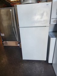 HOTPOINT 14 CUBIC FOOT POCKET DOOR REFRIGERTOR TOP FREEZER WIRE SHELVES 2 CRISPER DRAWERS WHITE LOCATED IN OUR PORTLAND OREGON APPLIANCE STORE SKU 19124