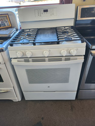 GE 30 Inch Freestanding Gas Convection Range with 5 Sealed Burners, 5 Cu. Ft. Oven Capacity, Storage Drawer, Edge-to-Edge Cooktop, Enhanced Shabbos Mode Capable, Self-Clean+Steam Clean, No Preheat Air Fry Griddle, and Center Oval Burner: White SKU 19134