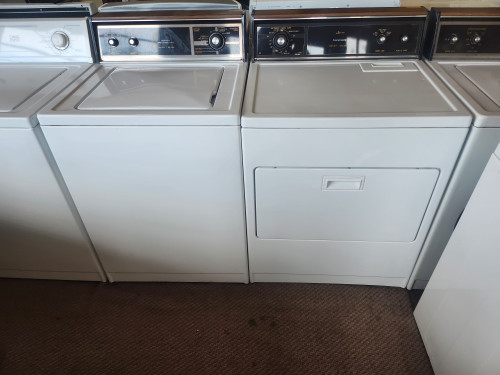 KENMORE WASHER AND DRYER SET TOP LOAD WASHER 5 WATER LEVELS 7 TEMPERATURE OPTIONS DRYER 3 TEMPERATURE TOP FILTER PULL DOWN HAMPER DOOR LOCATED IN OUR PORTLAND OREGON APPLIANCE STORE SKU 19149