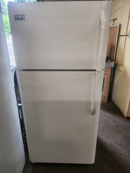 FRIGIDAIRE 16 CUBIC FOOT REFRIGERATOR TOP FREEZER FULL WIDTH GLASS SHELVES 2 CRISPER DRAWERS 1 DELI DRAWER FULL WIDTH WIRE SHELF IN FREEZER WHITE LOCATED IN OUR PORTLAND OREGON APPLIANCE STORE SKU 19242