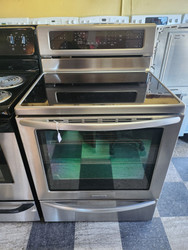 KitchenAid 30" Freestanding Induction Range with 4 Elements, 6.2 cu. ft. Capacity Oven, True Convection, 3 Oven Racks, Self Cleaning, Hot Surface Light and Warming Drawer: Stainless Steel LOCATED IN OUR PORTLAND OREGON APPLIANCE STORE SKU 19259