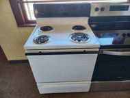KENMORE 30 INCH FREESTANDING ELECTRIC RANGE MANUAL CLEAN OVEN COIL BURNERS 1 LARGE 3 SMALL WHITE LOCATED IN OUR PORTLAND OREGON APPLIANCE STORE SKU 19264