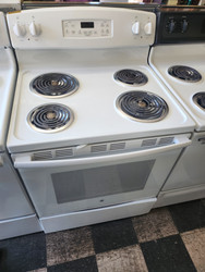 GE 30 INCH FREESTANDING ELECTRIC RANGE COIL BURNERS 2 LARGE 2 SMALL HI LO BROIL SETTING SELF CLEANING OVEN WHITE LOCATED IN OUR PORTLAND OREGON APPLIANCE STORE SKU 19272