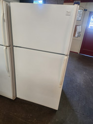 WHIRLPOOL 20 CUBIC FOOT REFRIGERATOR TOP FREEZER GLASS SHELVES 2 CRISPER DRAWERS 1 MEAT PAN WIRE SHELF IN FREEZER WHITE LOCATED IN OUR PORTLAND OREGON APPLIANCE STORE SKU 19324