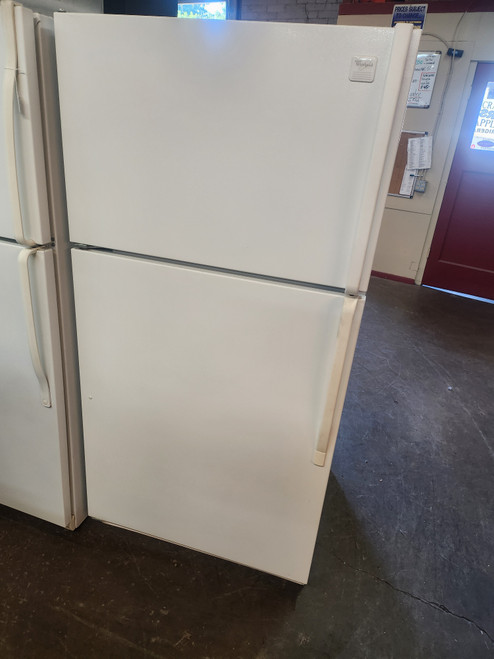 WHIRLPOOL 20 CUBIC FOOT REFRIGERATOR TOP FREEZER GLASS SHELVES 2 CRISPER DRAWERS 1 MEAT PAN WIRE SHELF IN FREEZER WHITE LOCATED IN OUR PORTLAND OREGON APPLIANCE STORE SKU 19324