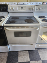 FRIGIDAIRE 30 INCH FREESTANDING ELECTRIC RANGE SMOOTH TOP 4 BURNERS 2 LARGE 2 SMALL SELF CLEANING OVEN STORAGE DRAWER WHITE LOCATED IN OUR PORTLAND OREGON APPLIANCE STORE SKU 19330