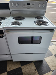 CROSLEY BY GE 30 INCH FREESTANDING ELECTRIC RANGE MANUAL CLEAN OVEN COIL BURNERS 2 LARGE 2 SMALL WHITE LOCATED IN OUR PORTLAND OREGON APPLIANCE STORE SKU 19350