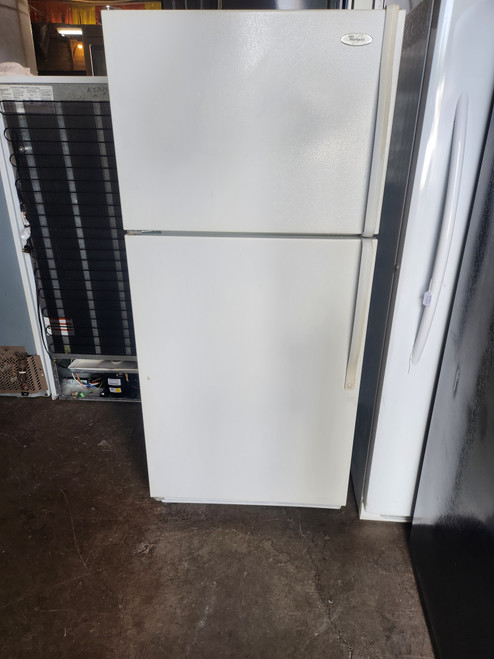 WHIRLPOOL 18 CUBIC FOOT REFRIGERATOR WIRE SHELVES 2 CRISPER DRAWERS WITH GLASS COVER 1 DELI DRAWER FULL WIDTH WIRE SHELF IN FREEZER WHITE LOCATED IN OUR PORTLAND OREGON APPLIANCE STORE SKU 19390