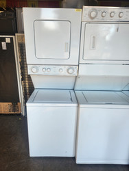 WHIRLPOOL THIN TWIN 24INCH LAUNDRY CENTER 6 WASH OPTIONS PLUS SOAK AND PREWASH 3 WATER LEVELS 4 TEMPERATURE SETTINGS DRYER 2 AUTO WITH HIGH HEAT AND LOW HEAT TIMED DRY HIGH HEAT PLUS AIR DRY SKU 19404
