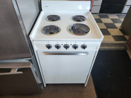 HOTPOINT 24 TNCH FREESTANDING ELECTRIC RANGE MANUAL CLEAN OVEN COIL BURNERS 3 SMALL 1 LARGE WHITE LOCATED IN OUR PORTLAND OREGON APPLIANCE STORE SKU 19407