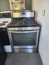 Whirlpool 30 Inch Freestanding Gas Range with 4 Sealed Burners, 5.8 cu. ft. Aqua Lift Self-Cleaning Oven, Power Burner, Time Savor Convection Cooking System and Lower Storage Drawer: Stainless Steel LOCATED IN OUR PORTLAND OREGON APPLIANCE STORE 19420