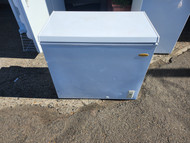 HOLIDAY 7 CUBIC FOOT CHEST FREEZER MANUAL DEFROST WHITE LOCATED IN OUR PORTLAND OREGON APPLIANCE STORE SKU 19435
