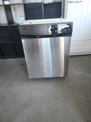 Whirlpool Full Console Dishwasher with 4 Automatic Cycles, 14 Place Settings & Quiet Partner I Sound Package: Stainless Steel LOCATED IN OUR PORTLAND OREGON APPLIANCE STORE SKU 19475