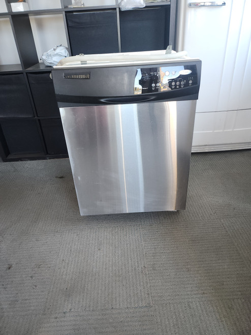 Whirlpool Full Console Dishwasher with 4 Automatic Cycles, 14 Place Settings & Quiet Partner I Sound Package: Stainless Steel LOCATED IN OUR PORTLAND OREGON APPLIANCE STORE SKU 19475