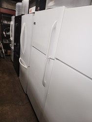 Frigidaire 20.6 cu. ft. Refrigerator with 2 Spill Safe Sliding Shelves, 2 Humidity-Controlled Crisper Drawers, Gallon Door Storage, Cool Zone Drawer and Full-Width Freezer Wire Shelf: White LOCATED IN OUR PORTLAND OREGON APPLIANCE STORE SKU 19481